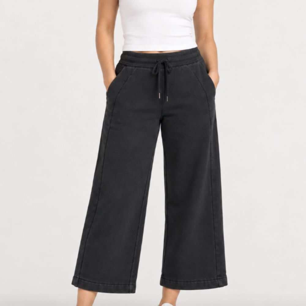 Women Lululemon Scuba Mid-Rise Wide-Leg Pant 25" Black Size 8 Athleisure
